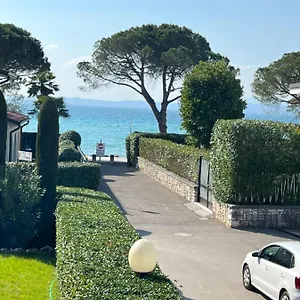 Elisabetta Ii Apartment